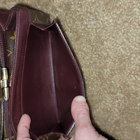 Authentic Louis Vuitton wallet - Picture 7 of 13